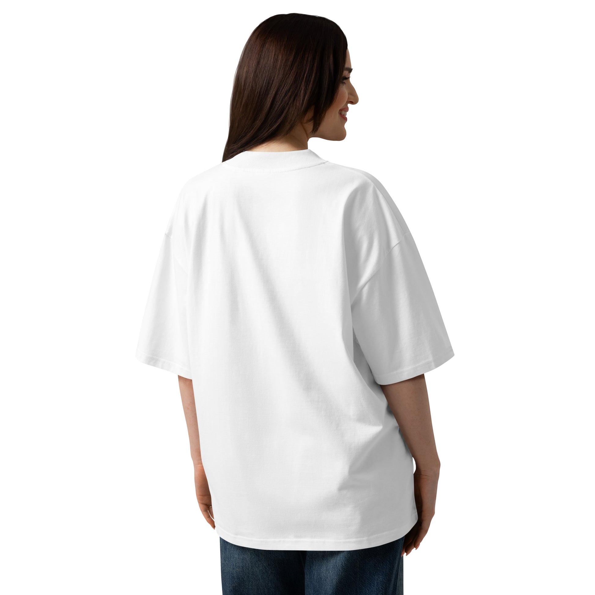 Unisex loose fit t-shirt bushin back white model